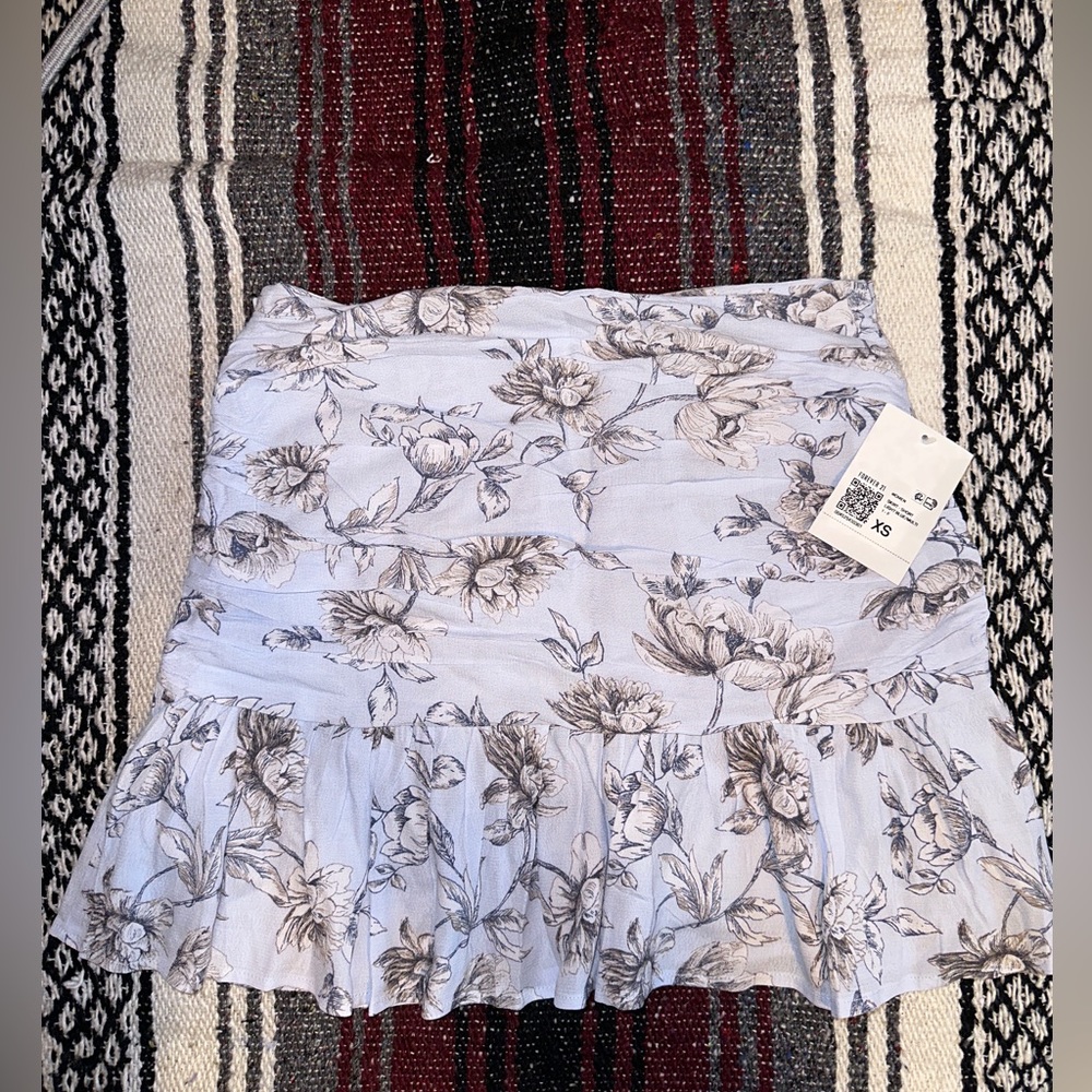 🆕 Forever21 Baby Blue flowy mini skirt